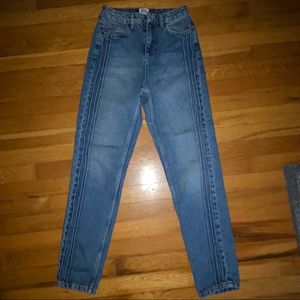 BDG High Rise Mom Jeans size 25